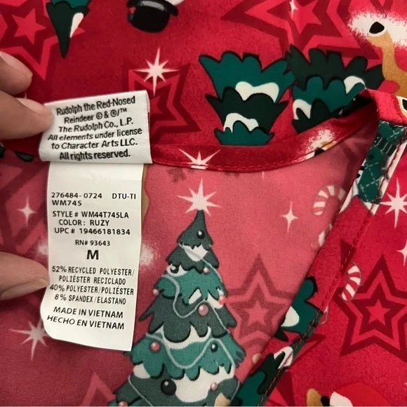 Rudolph Christmas Women’s V-Neck Medium 2 Pockets Multi Colored Scrub Top NWT - Picture 8 of 10